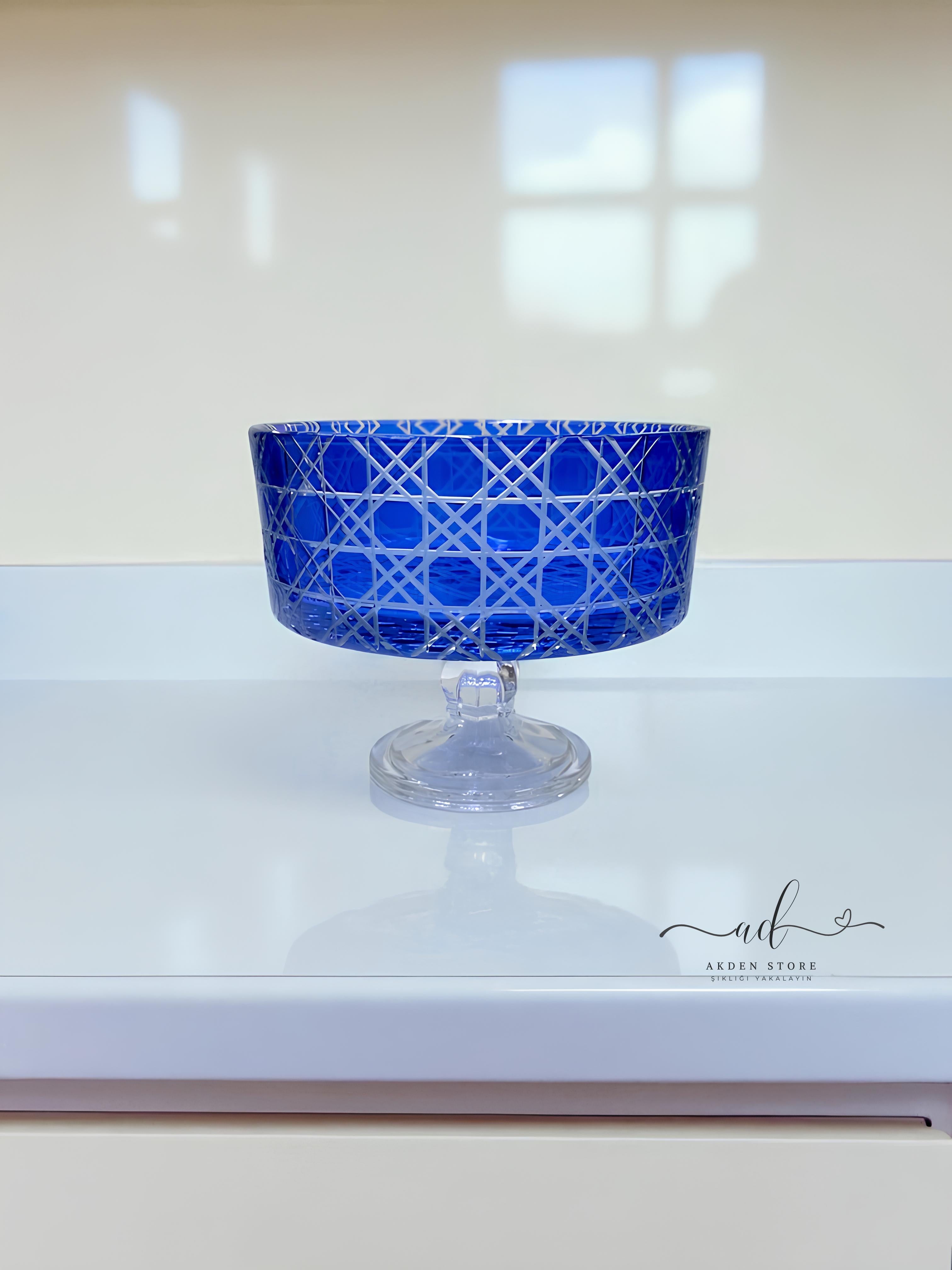 Velin Series Sandra Kase